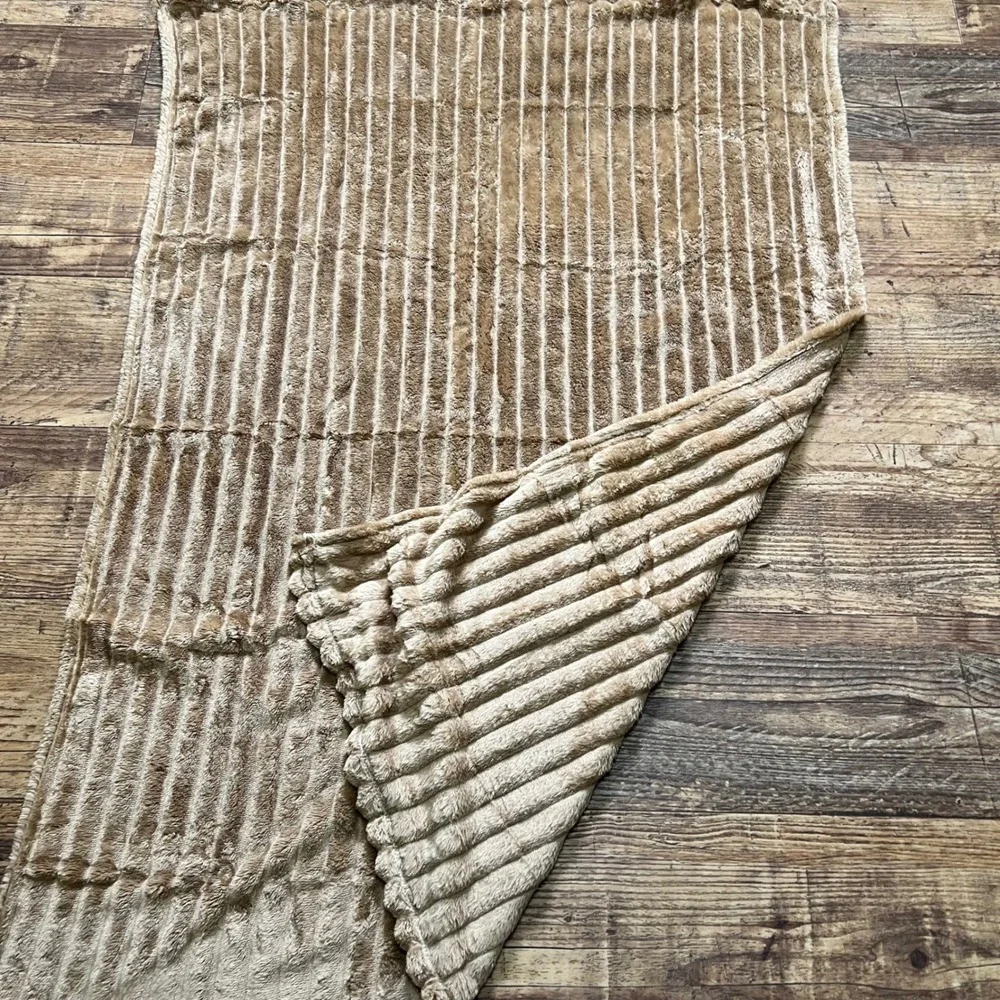 Rustic Rooster Tan Ribbed Plush Lap Blanket Toddler Throw Baby Blanket NEW Soft